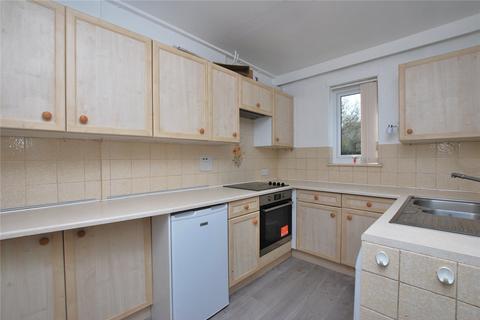 4 bedroom detached house to rent - Beckingham Road, Guildford, Surrey, GU2