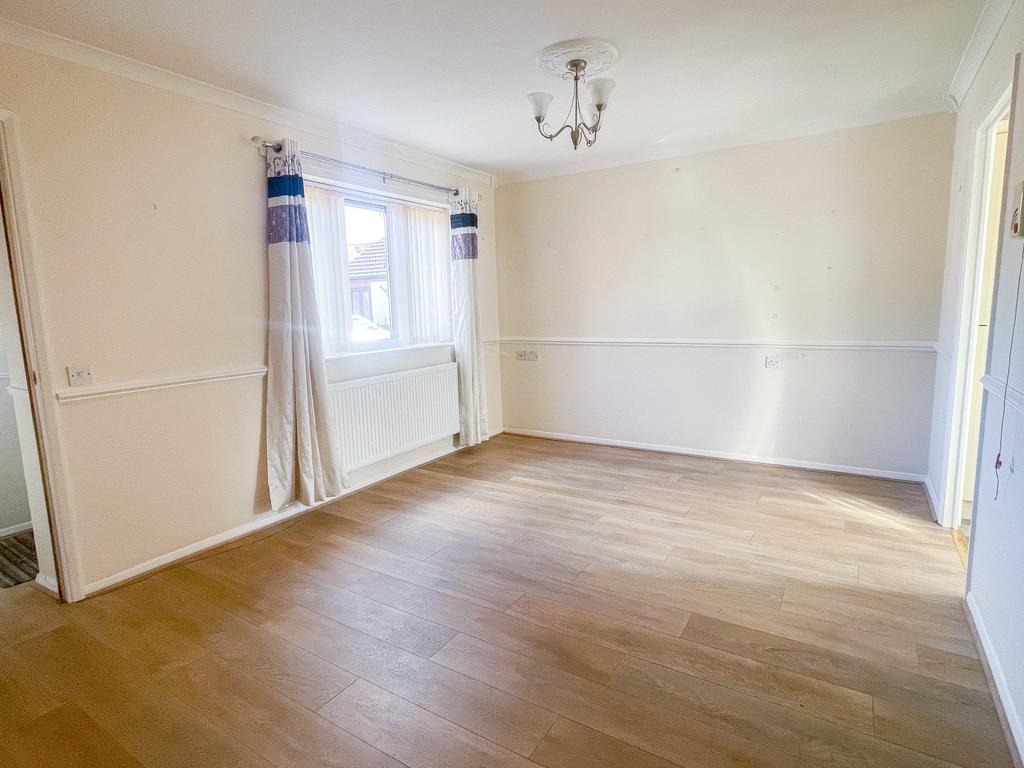 Bentley, Doncaster DN5 2 bed semidetached bungalow for sale £86,000