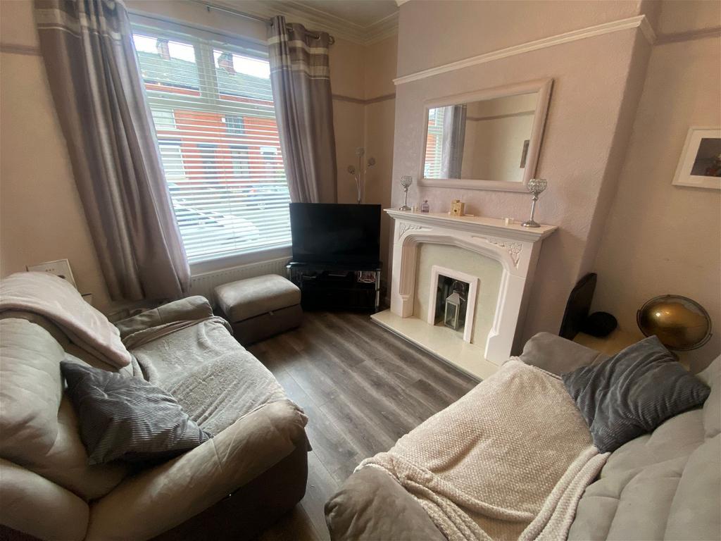 Denton Lane, Chadderton 3 bed terraced house for sale £165,000