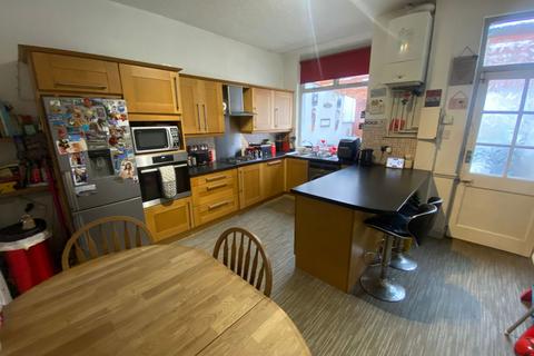 257 Denton Lane, Chadderton, Oldham, OL9 9DG