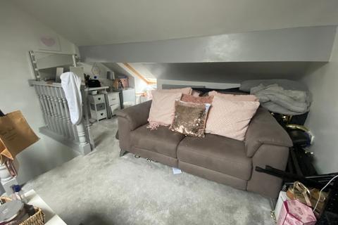 257 Denton Lane, Chadderton, Oldham, OL9 9DG