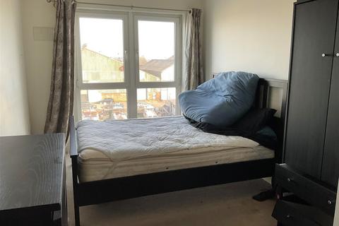2 bedroom apartment for sale - Admirals Way, Gravesend, Kent