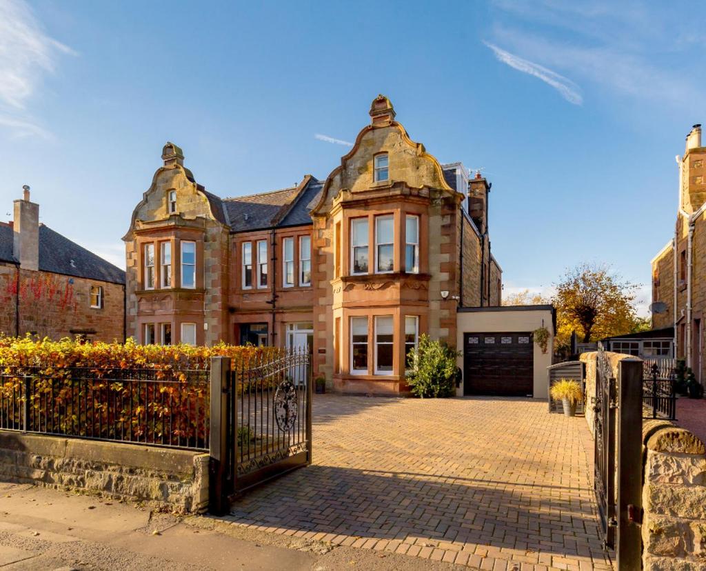 Polwarth Terrace, Edinburgh EH11 6 bed semidetached house for sale £