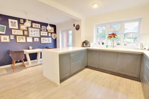 3 bedroom detached house for sale, Whinfield Road, Dibden Purlieu
