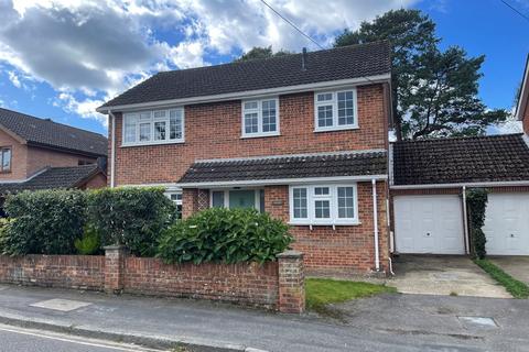 3 bedroom detached house for sale, Whinfield Road, Dibden Purlieu