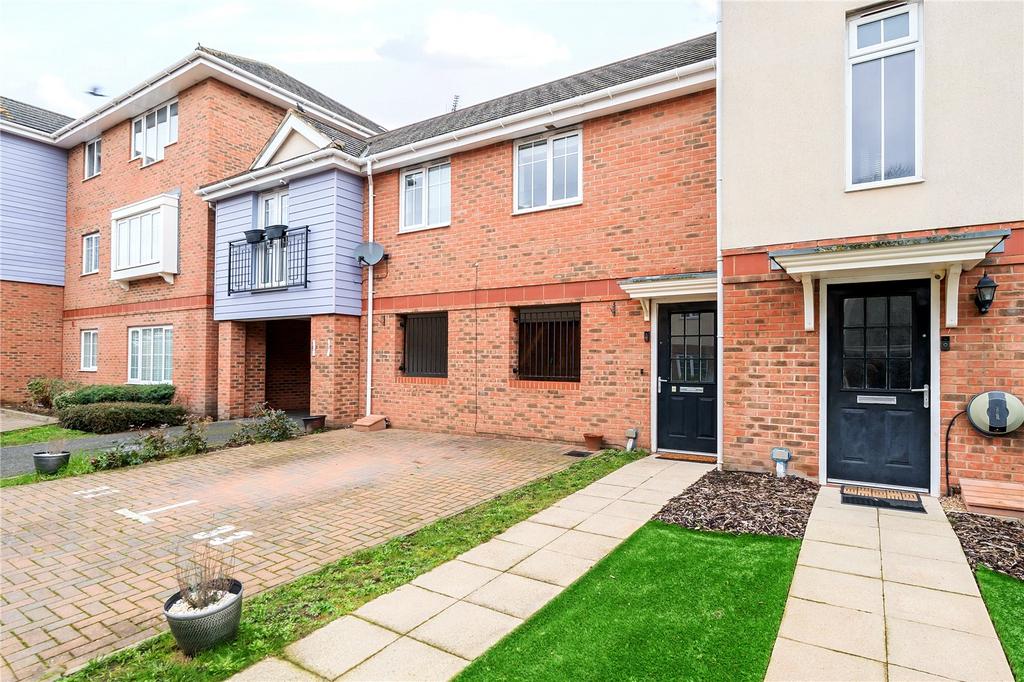 Ruislip, Ruislip HA4 2 bed apartment for sale £425,000