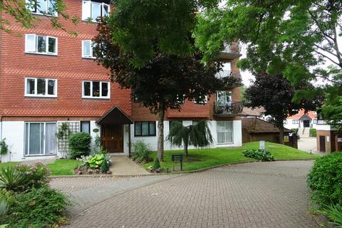 1 bedroom flat to rent, Great Heathmead, Haywards Heath, RH16