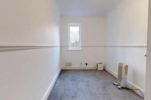 1 bedroom flat to rent, Great Heathmead, Haywards Heath, RH16