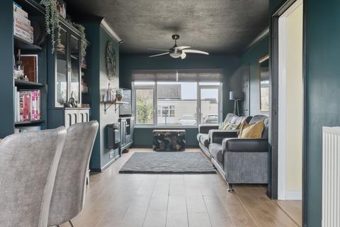 3 bedroom terraced house for sale - Kingsthorpe Grove, Swindon SN3