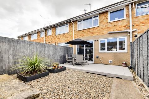 3 bedroom terraced house for sale, Kingsthorpe Grove, Swindon SN3