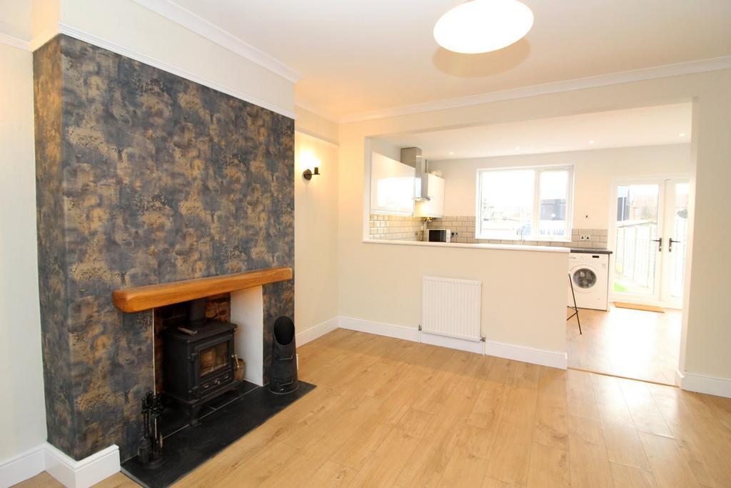 2 Bedroom House   mid terrace for Sale