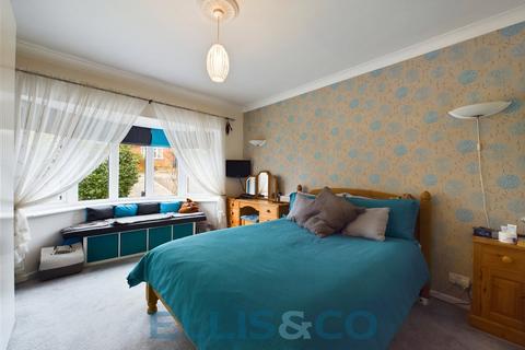 2 bedroom bungalow for sale, Rodney Avenue, Tonbridge, Kent, TN10
