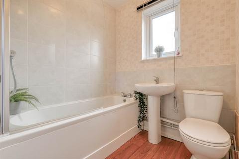 43 High Trees Close, Redditch, B98 7XJ