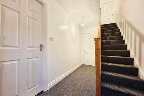 3 bedroom terraced house for sale, Knoll Close, Ossett, West Yorkshire, WF5