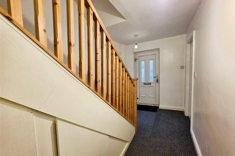 3 bedroom terraced house for sale, Knoll Close, Ossett, West Yorkshire, WF5