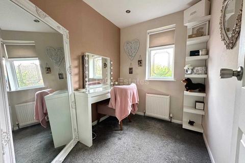 53 Brooklands Park, Laindon, Basildon, SS15 6BE