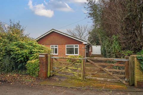 3 bedroom bungalow for sale, Farm Walk, Guildford, GU2