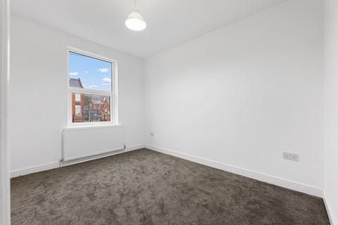 57 Lyndhurst Road, Nottingham, NG2 4FX