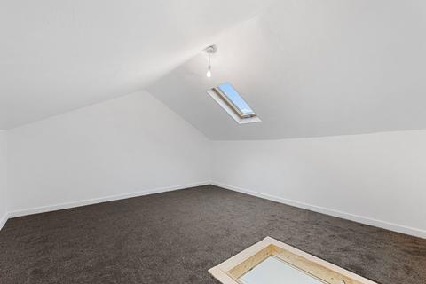 57 Lyndhurst Road, Nottingham, NG2 4FX