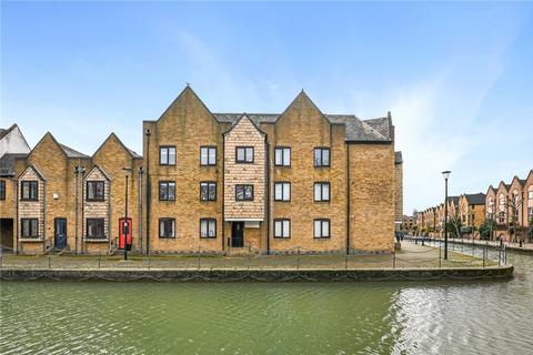 70 Waterman Way, London, E1W 2QW