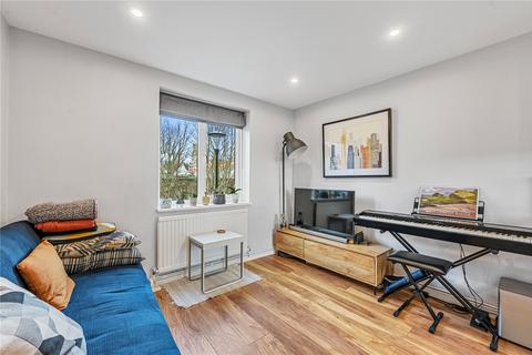 70 Waterman Way, London, E1W 2QW