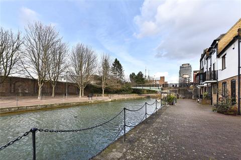 70 Waterman Way, London, E1W 2QW