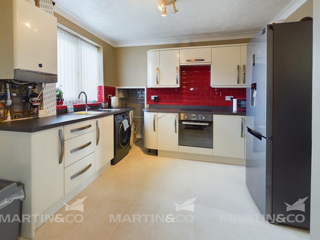 Poplar Road, Skellow 3 bed semidetached house for sale £150,000