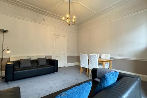 2 bedroom flat to rent, Airlie Street, Glasgow G12