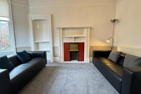 2 bedroom flat to rent, Airlie Street, Glasgow G12