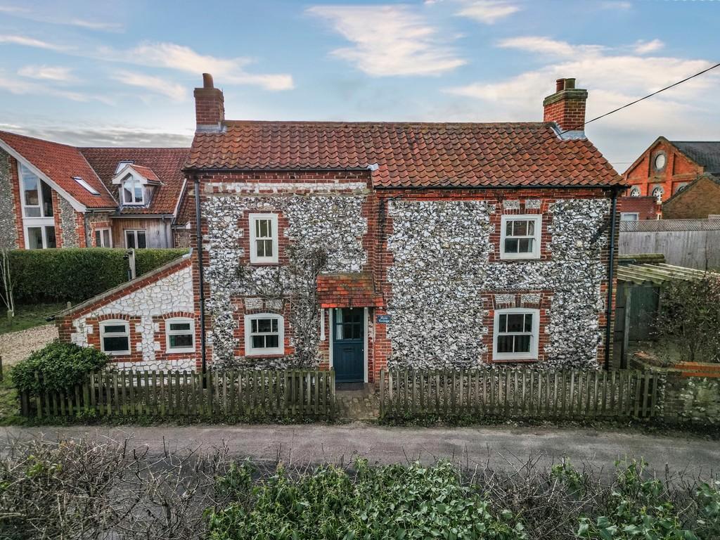 Burnham Market 2 bed cottage for sale £500,000