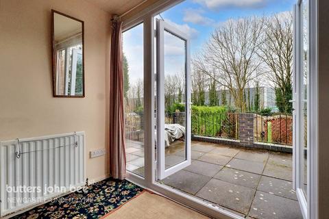 2 bedroom end of terrace house for sale, Kensington Road, Stoke-On-Trent