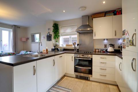 12 Burrough Fields, Cranbrook, Exeter, EX5 7AN