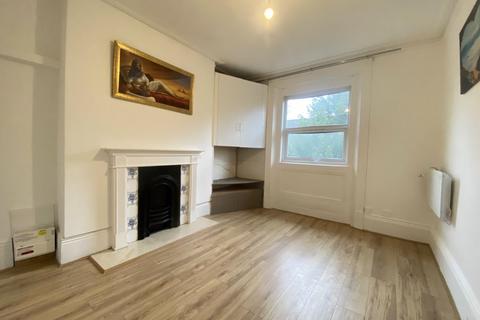 1 bedroom flat to rent, Friern Park, North Finchley N12