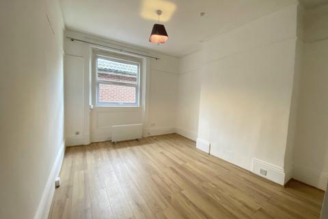 1 bedroom flat to rent, Friern Park, North Finchley N12