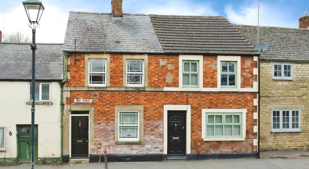 High Street, Cricklade 2 bed cottage for sale £215,000