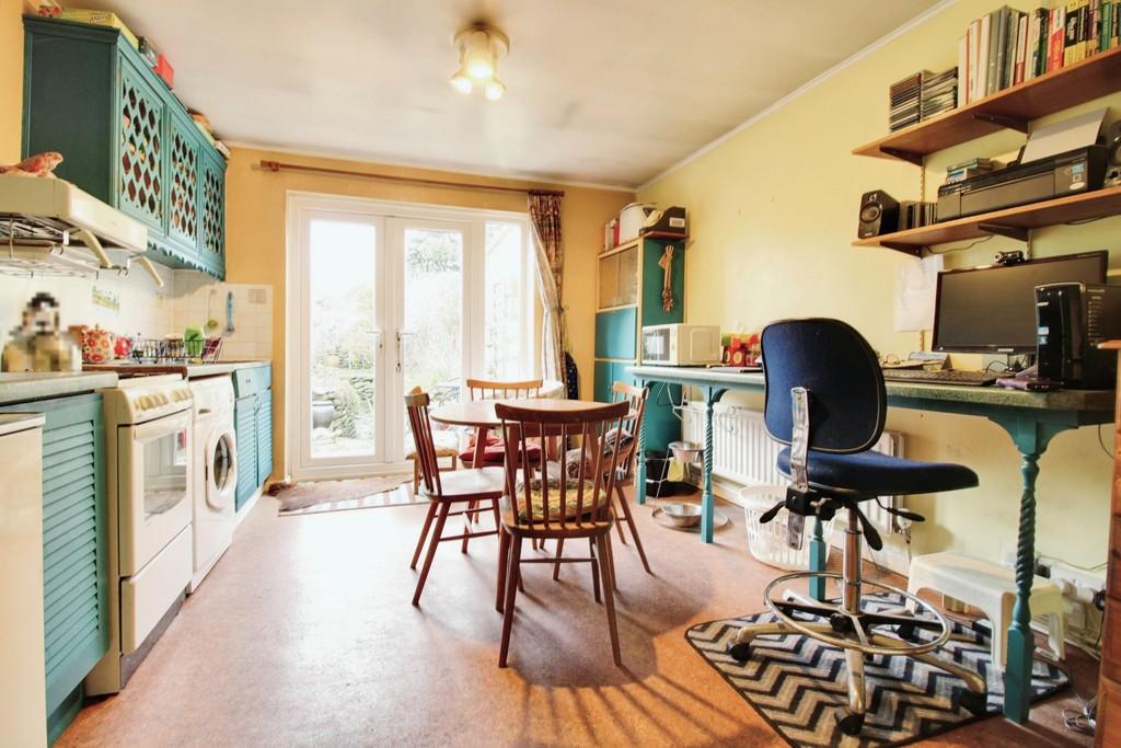 High Street, Cricklade 2 bed cottage for sale £215,000