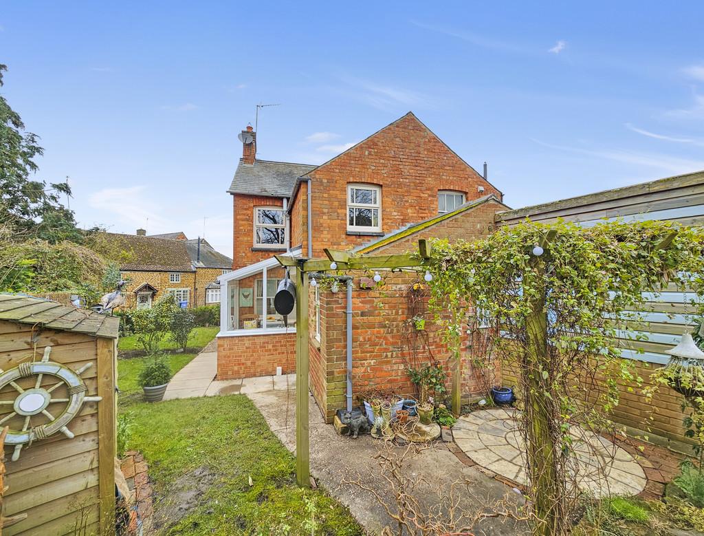 The Square, Moreton Pinkney 3 bed semidetached house for sale £375,000