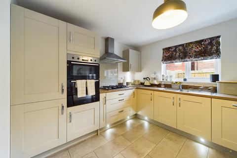 4 bedroom detached house for sale, Roman Drive, Burton-on-Trent