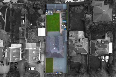 94 Henhurst Hill, Burton-on-trent, DE13 9TA