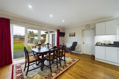 94 Henhurst Hill, Burton-on-trent, DE13 9TA