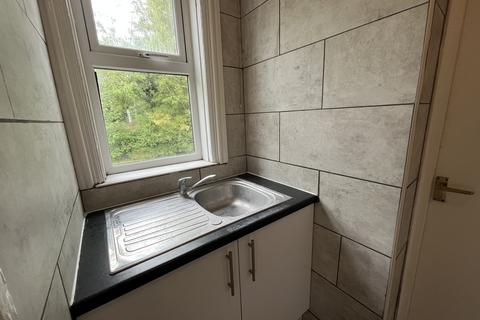 Studio to rent, Portswood Road, Southampton