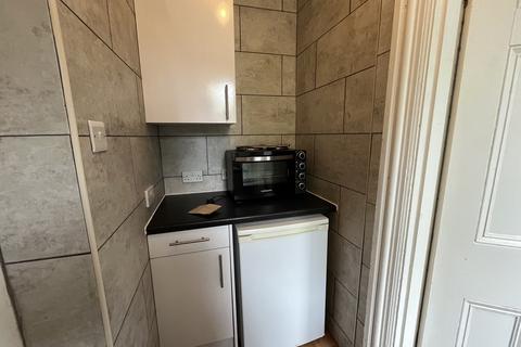 Studio to rent, Portswood Road, Southampton