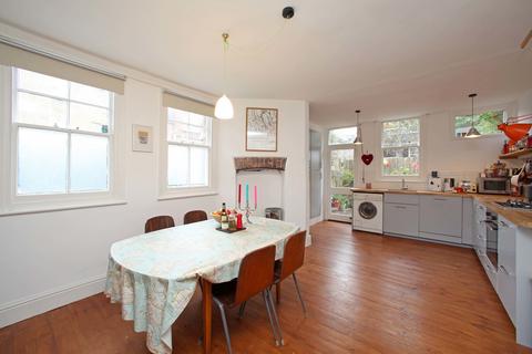 3 bedroom terraced house for sale, Oldhill Street