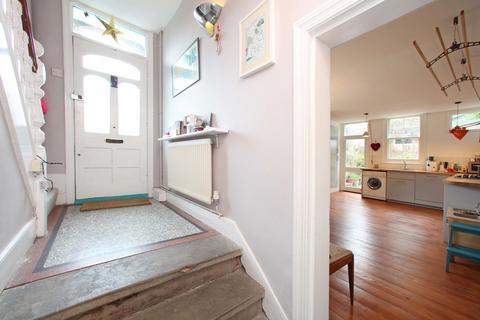 3 bedroom terraced house for sale, Oldhill Street