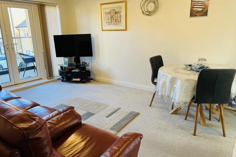 2 bedroom flat for sale, Bakery Close, Romford RM6