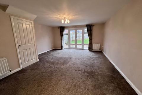 3 bedroom semi-detached house to rent, Field View Road, Congleton