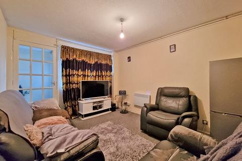 1 bedroom maisonette for sale, Birch Coppice Gardens, Willenhall