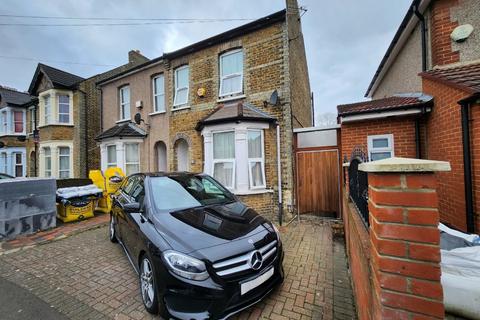 4 bedroom semi-detached house for sale, Otterfield Road, West Drayton