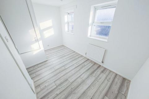 15 Goosander Way, London, SE28 0ER
