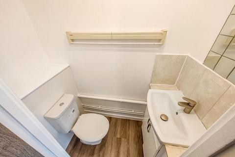 15 Goosander Way, London, SE28 0ER